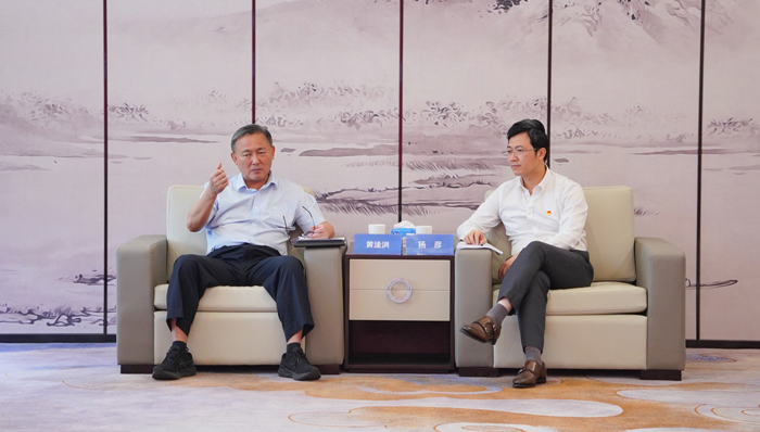 樟木头镇党委书记黄淦洪一行莅临巅峰国际调研指导